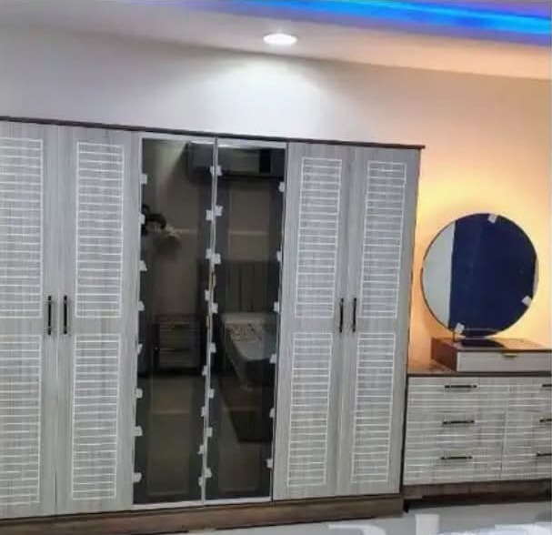 غرفة نوم أبيض وخشبي موديل 01 - صورة 4