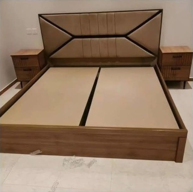 غرفة نوم بني خشبي دافئ موديل 06